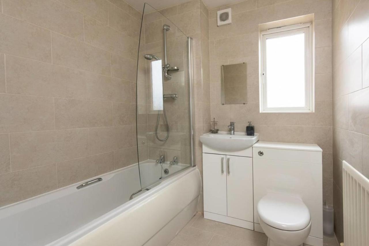 Guestready - Top Floor Apt 2Min Walk To O2 Apollo Manchester Bagian luar foto